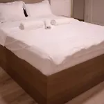 Coral Plaza 아파트